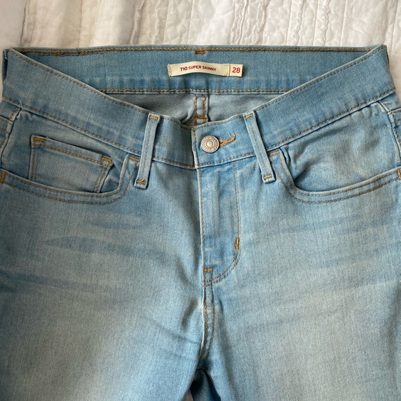 •Super Skinny Levi’s Denim• - Picture 2 of 5